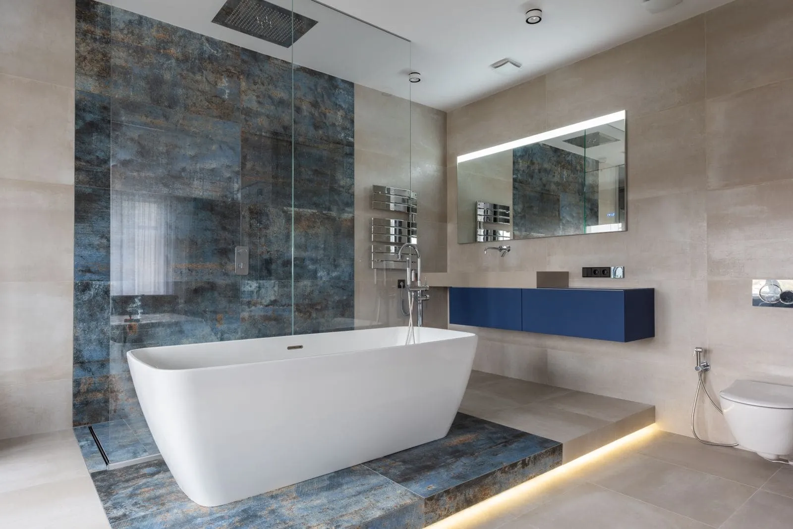 Salle de bain avec baignoire îlot